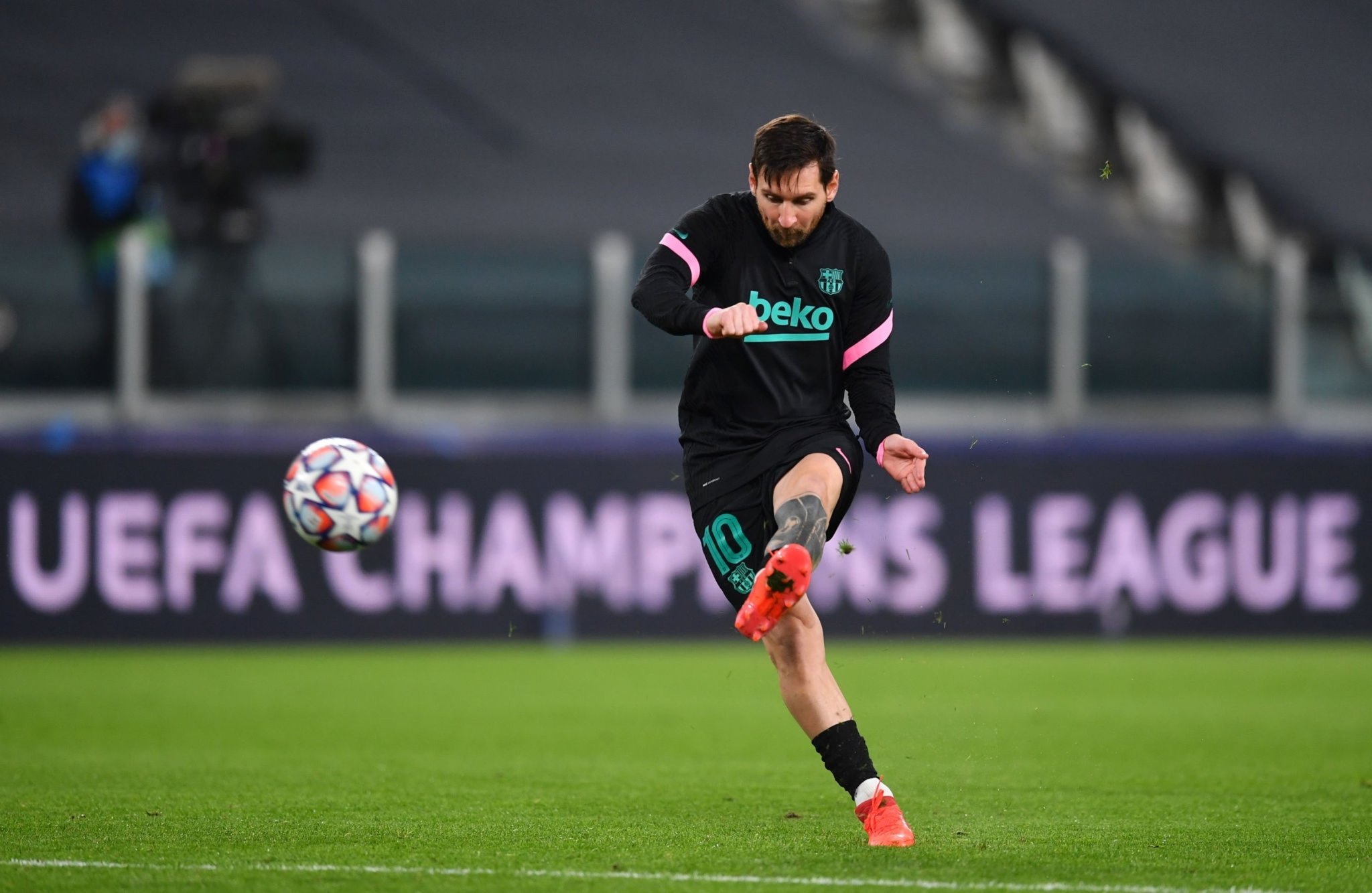 吸引了大量 吸引了大量