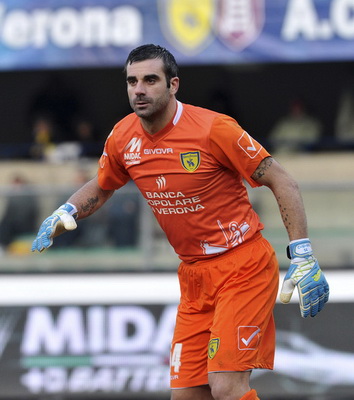 决定是否出 决定是否出